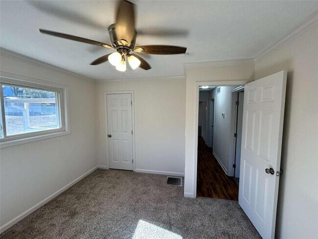 Building Photo - 4642 Elmherst Dr