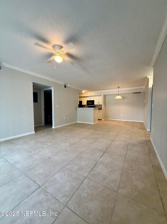 Building Photo - 800 Boardwalk Dr