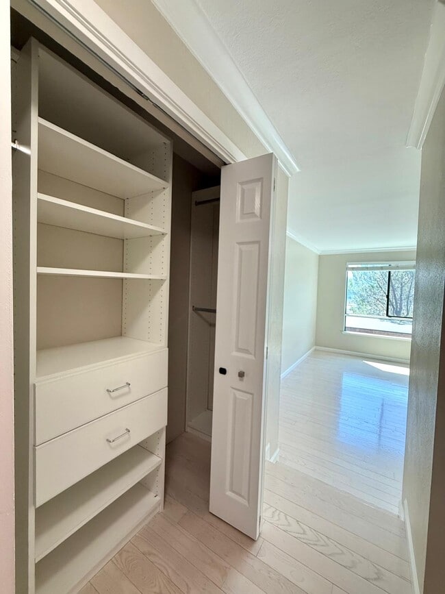 Building Photo - 503 Seaver Dr