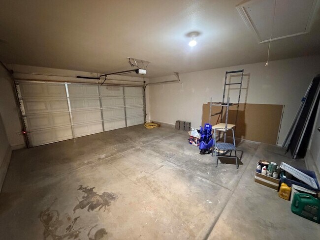 Building Photo - 6548 84th St