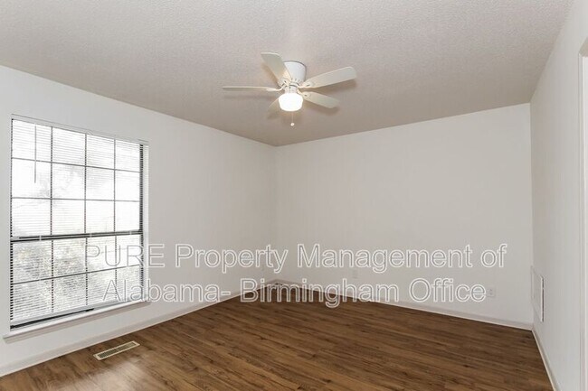 Building Photo - 6107 Crest Green Rd