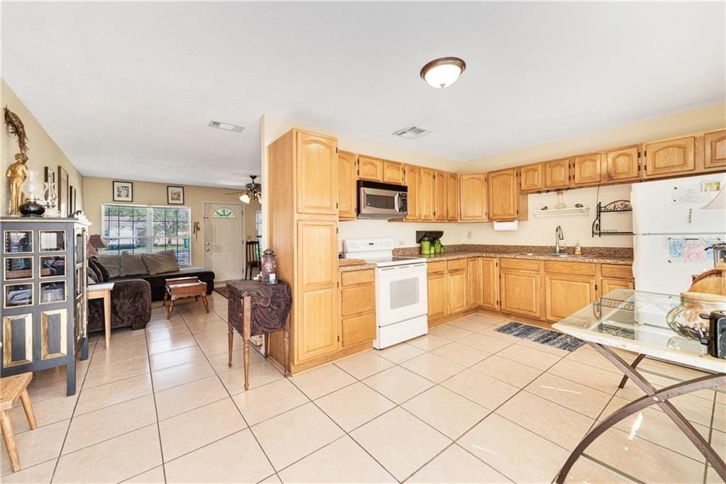 Kitchen - 636 Seminole Ave