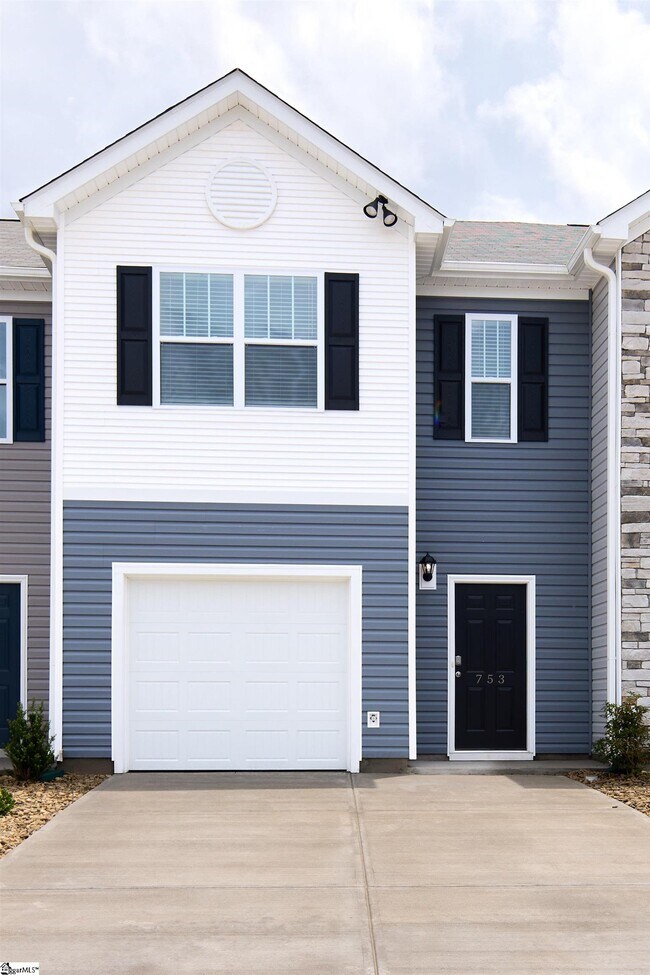 Building Photo - 753 Embark Cir