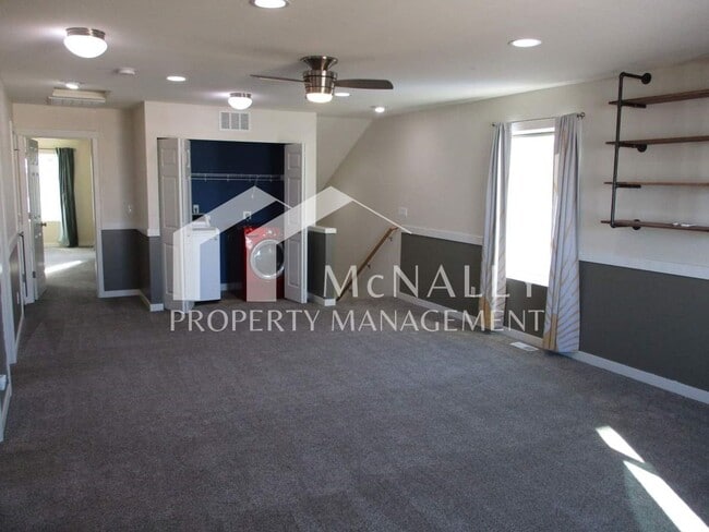 Building Photo - Spacious 3 Bedroom 3 Bath Home with Modern Amenities