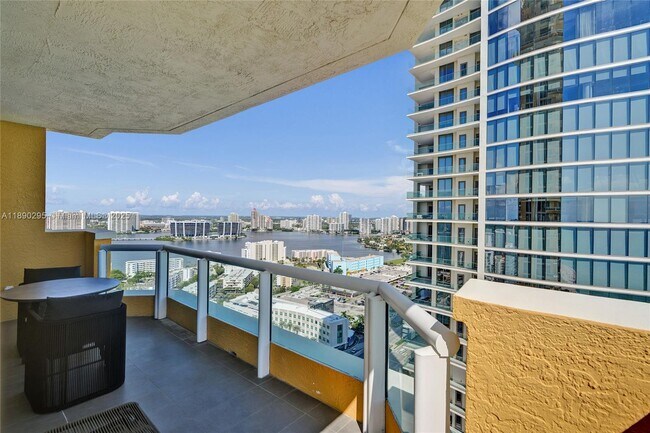 Building Photo - 17875 Collins Ave
