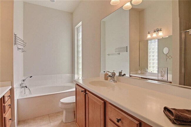 Building Photo - 5254 Eleuthra Cir
