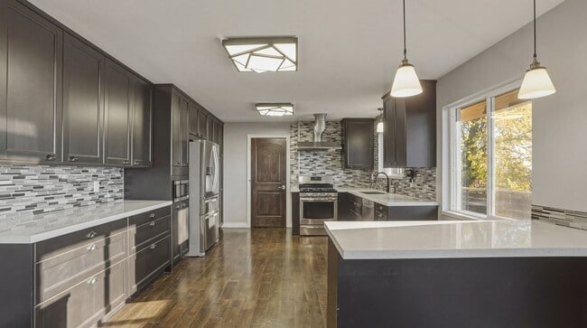 Building Photo - Wasatch Blvd Gem!! Hot Tub, Sauna, & Trails in Top SLC Location