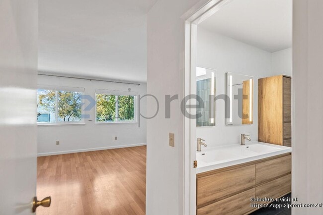 Building Photo - 426 Barnegat Ln