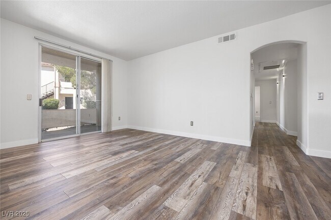 Building Photo - 1830 N Buffalo Dr