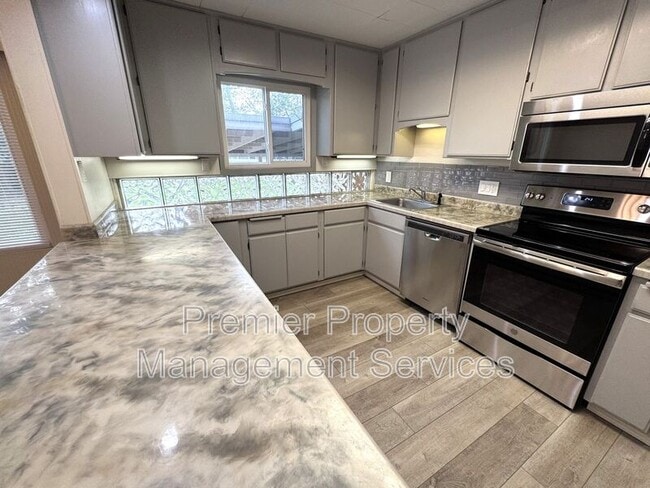 Building Photo - 2607 Glenwood Ln