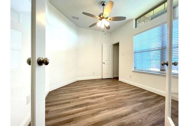 Building Photo - 2818 Diamondback Dr