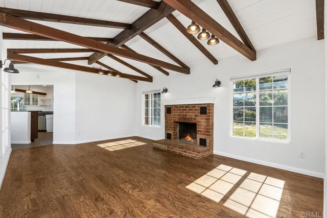 Building Photo - 835 Barsby St