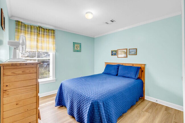 Building Photo - 171 Paradise Ave