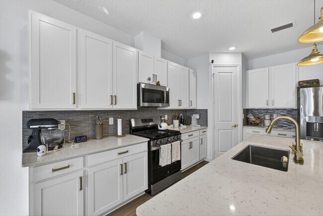 Building Photo - 1543 Stockbridge St