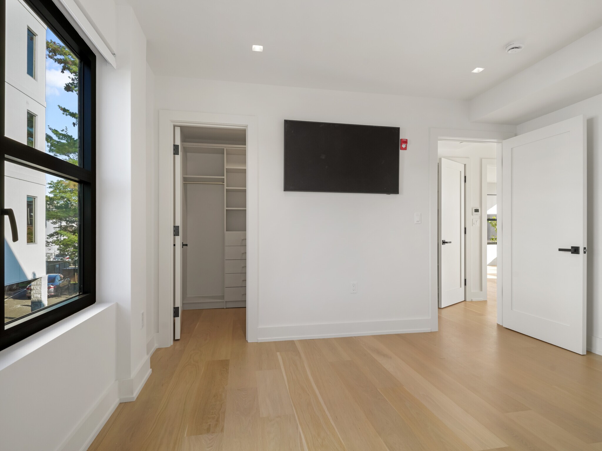 Building Photo - 116 Sherman St