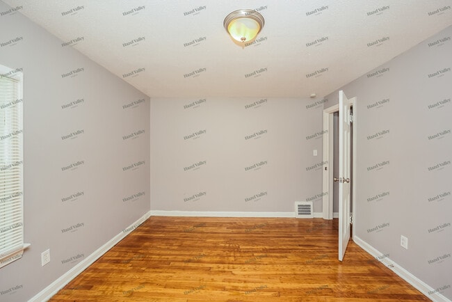 Building Photo - 3531 Woodridge Rd