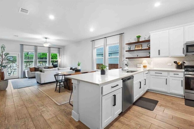 Building Photo - 185 Brooks Ranch Dr