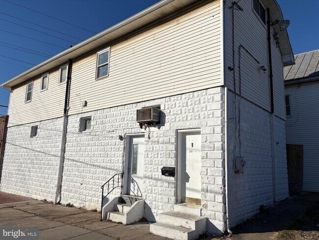 Building Photo - 2715 Hammonds Ferry Rd