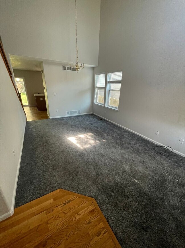 Building Photo - Wonderful Home w/ Breathtaking Mountain View! AVAILABLE 7/5