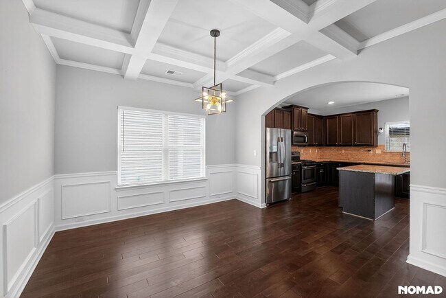 Building Photo - 1154 Paramount Dr