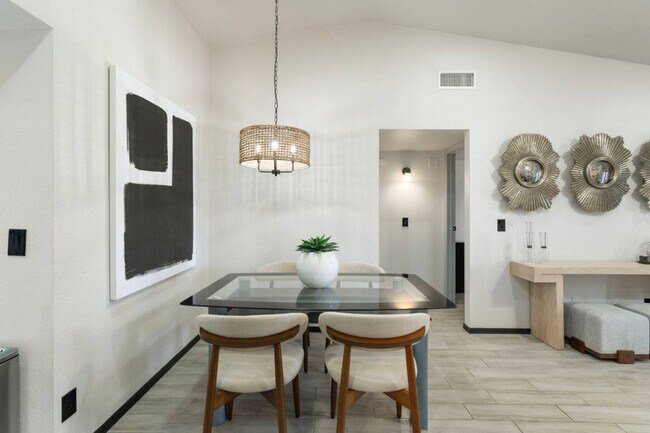 Building Photo - 15402 N 28th St