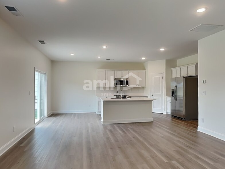 Building Photo - 3520 Lincoln Hts Ln