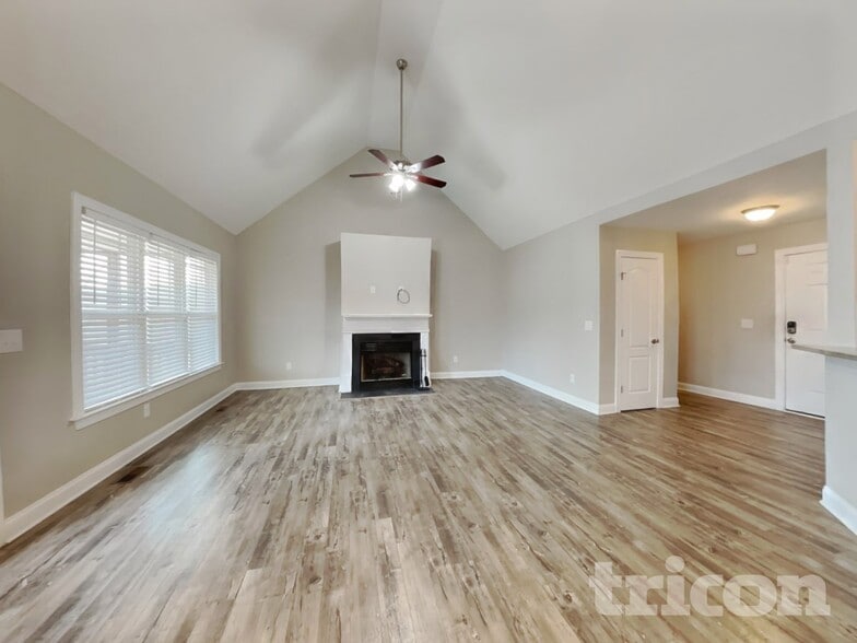 Building Photo - 335 Oxfordshire Dr