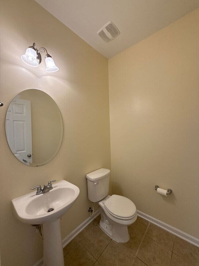 Building Photo - Summerfield Townhomes