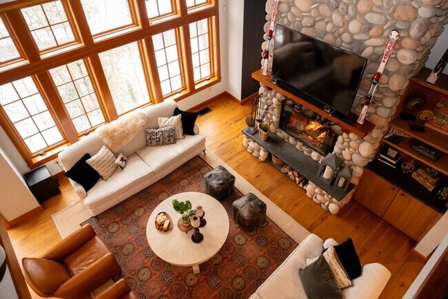 Building Photo - 28 Yellow Birch Cir