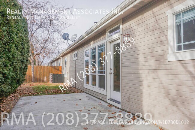 Building Photo - 2 Bedroom Townhouse in SE Boise off Broadw...