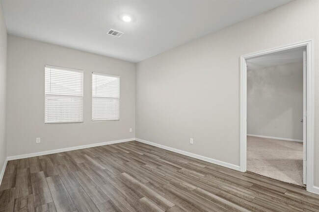 Building Photo - 6306 Highland Trl Dr