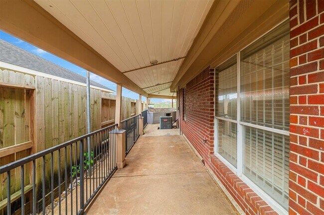 Building Photo - 21031 Stoney Haven Dr