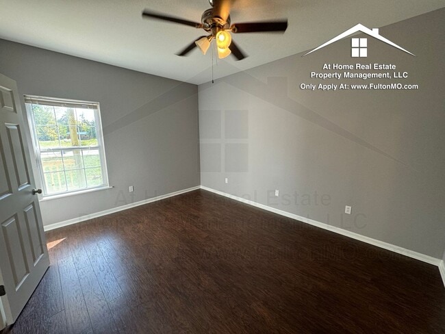 Building Photo - 211 N Main St