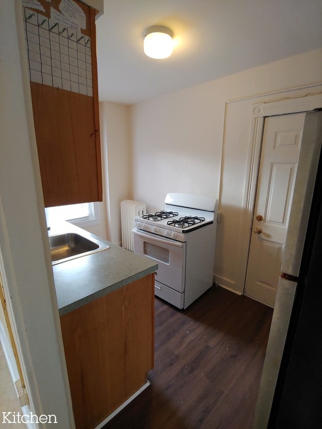 Building Photo - 206 S Ann St