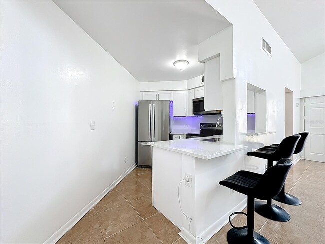 Building Photo - 3923 Atrium Dr