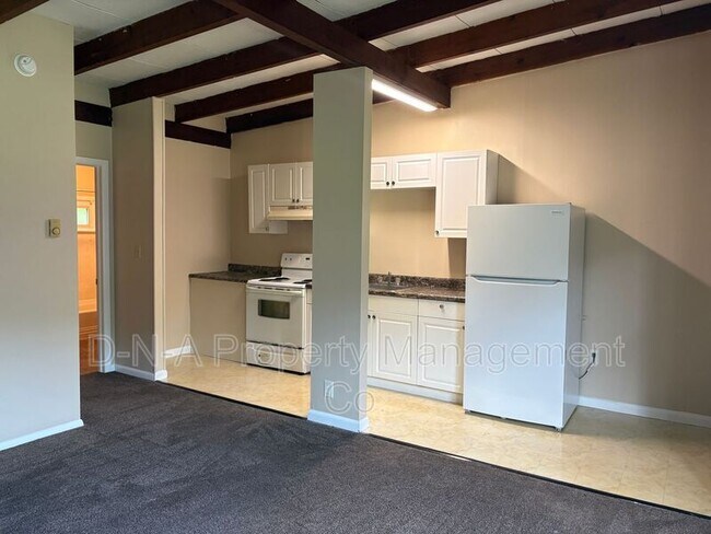 Building Photo - 114 Cabanna Ln