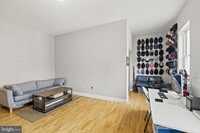 Building Photo - 506 S 5th St