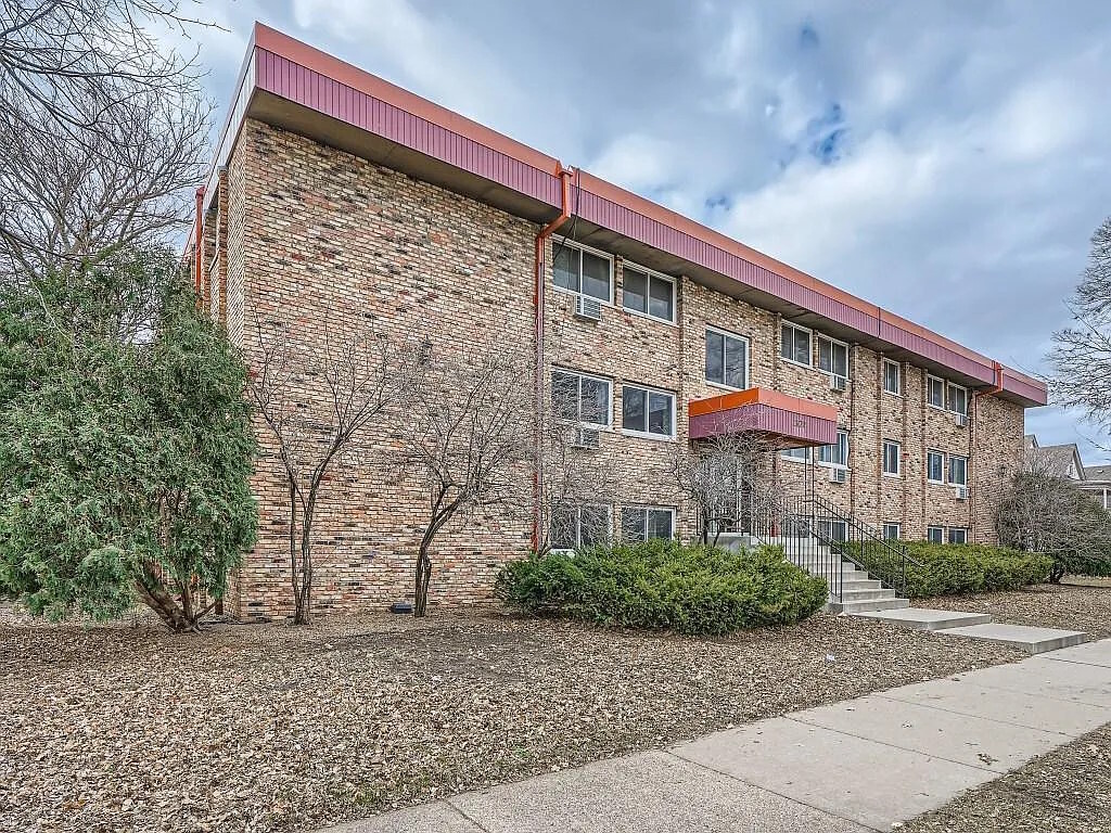 Building Photo - 2630 Pleasant Avenue