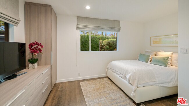 Building Photo - 602 Whittier Dr