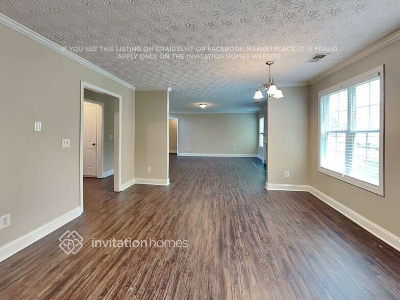 Building Photo - 707 Dellrose Trce