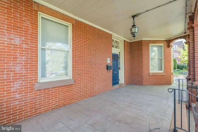 Building Photo - 1308 Delaware Ave