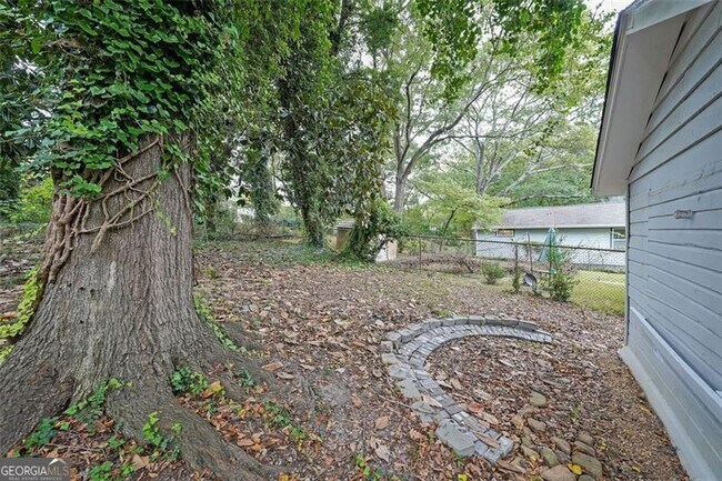 Building Photo - 983 Harwell St NW