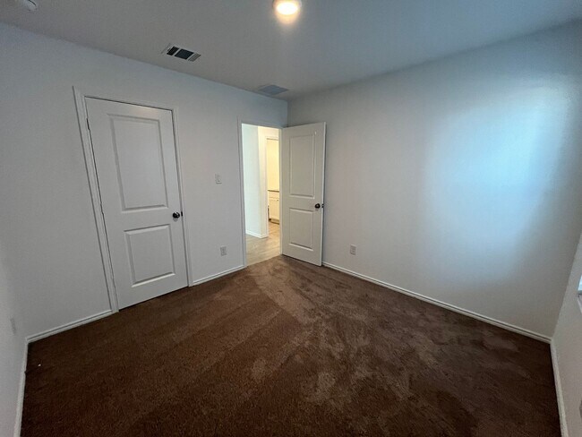 Building Photo - 14817 Kolbe Jct