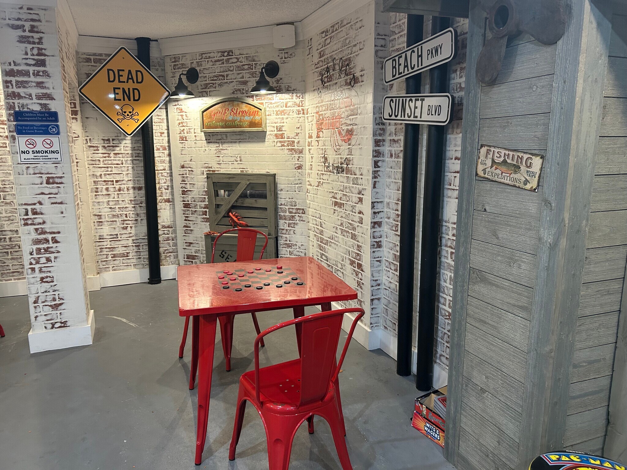 Game Room (community) - 8817 S Thomas Dr