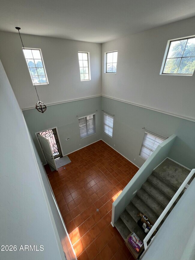 Building Photo - 2552 W St Catherine Ave