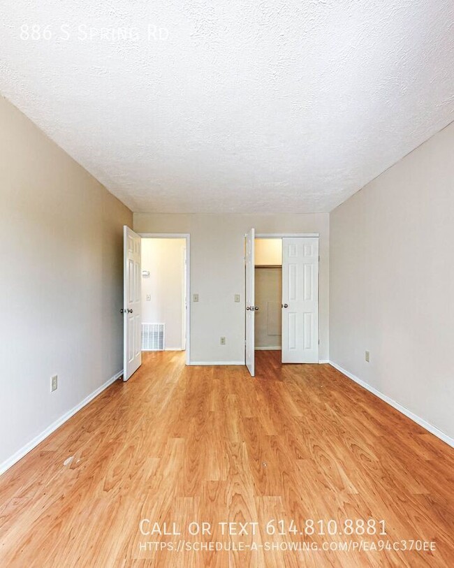 Building Photo - 886 S Spring Rd