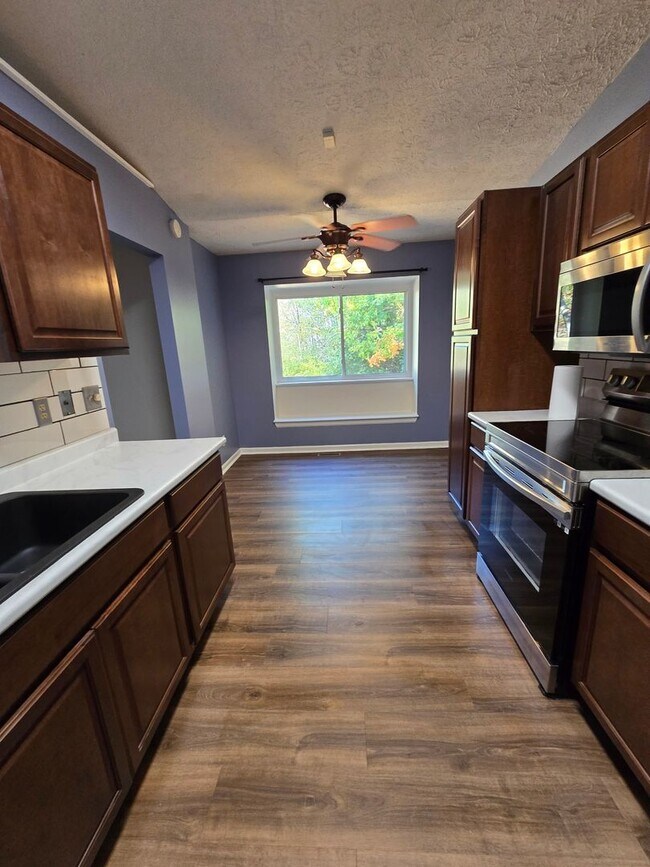 Building Photo - Three Bedroom Home Located in Pike Township near Georgetown and 52nd Street!!!