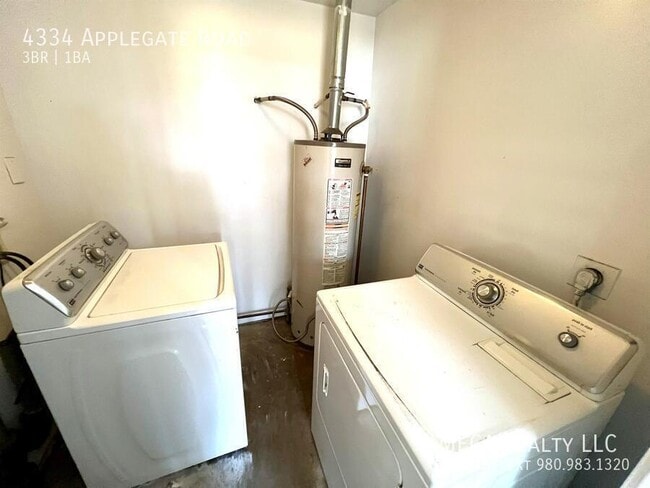 Building Photo - 4334 Applegate Rd