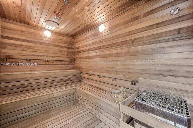 Building Photo - 21205 NE 37th Ave