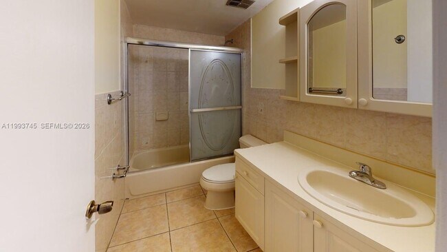 Building Photo - 1955 NE 135th St